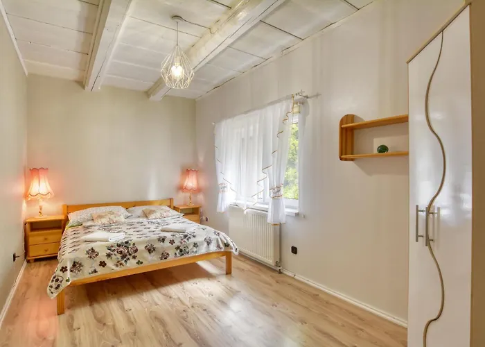 Harmont Montis- Dawna Zajacowka - Centrum Miasta W Lesnej Enklawie